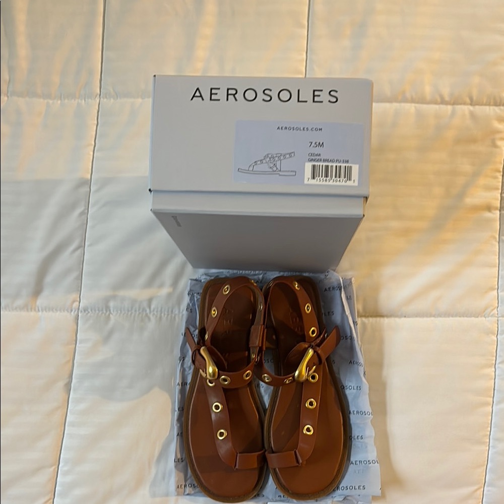 AEROSOLES Brown Sandals Comfortable Flip Flops
